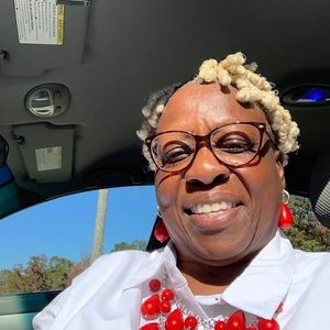 Meet your Posher, Dee